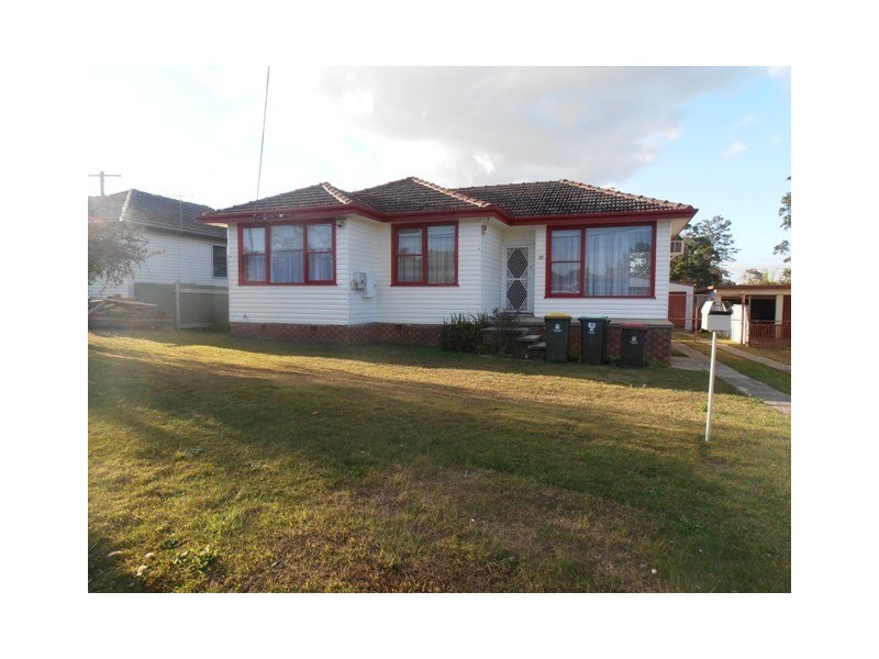 10 Burgess Parade, Tarro NSW 2322