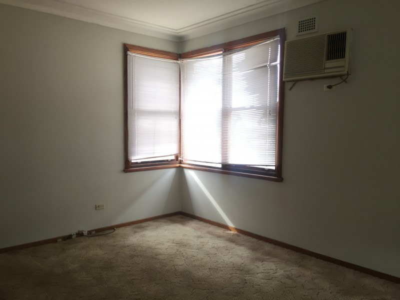 10 Burgess Parade, Tarro NSW 2322