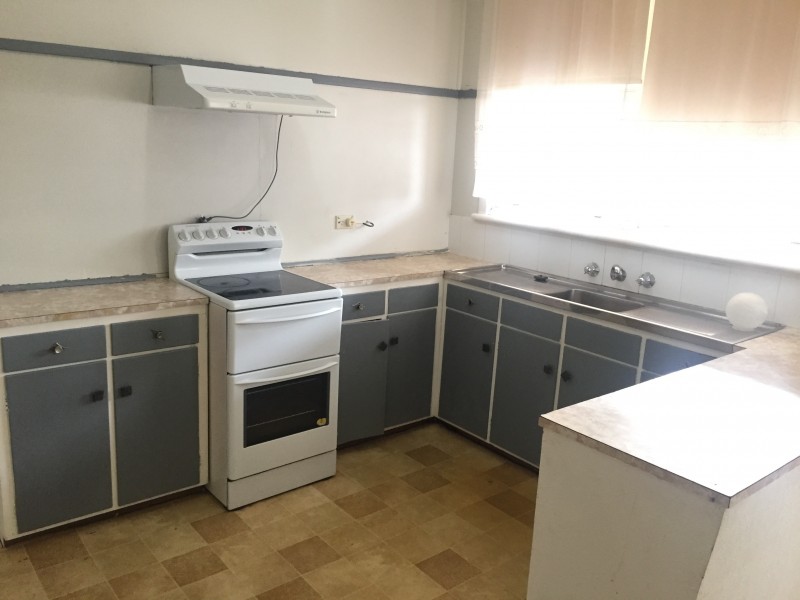 10 Burgess Parade, Tarro NSW 2322