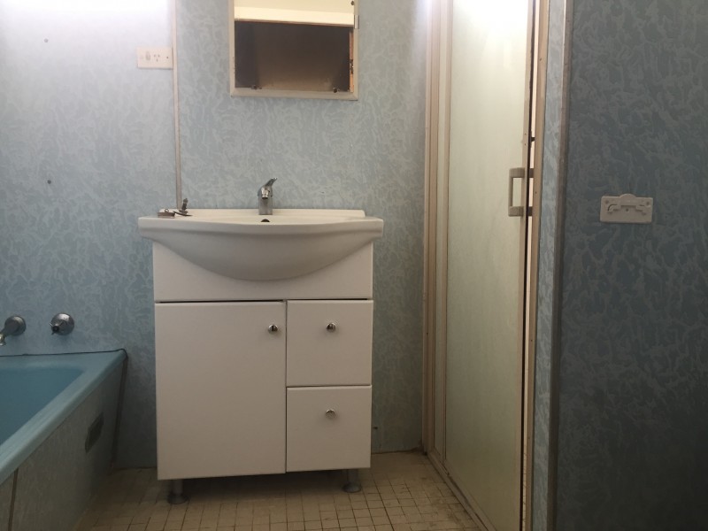 10 Burgess Parade, Tarro NSW 2322