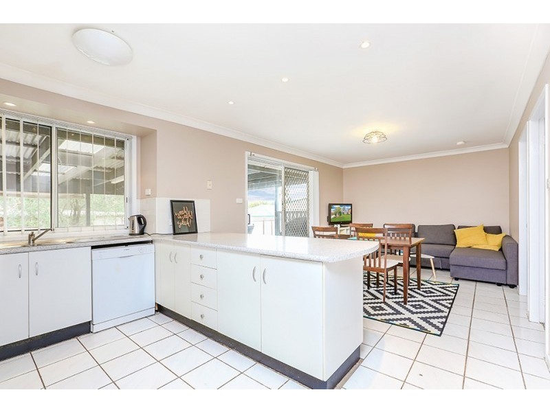 24 Holford Cres, Thornton NSW 2322