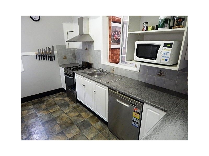 7 Hall Crescent, Tarro NSW 2322