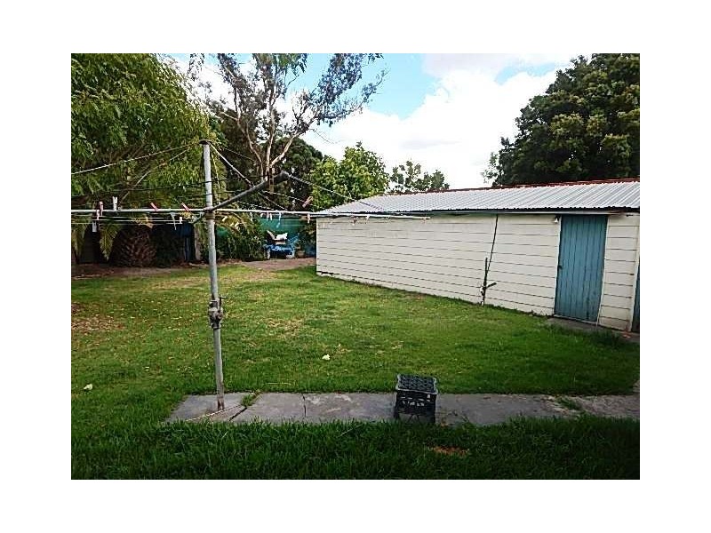 7 Hall Crescent, Tarro NSW 2322