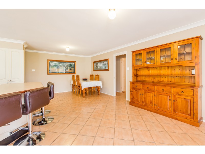 16 Gordon Reeve Close, Raymond Terrace NSW 2324