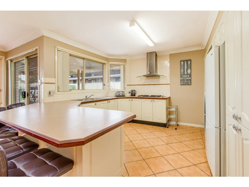 16 Gordon Reeve Close, Raymond Terrace NSW 2324