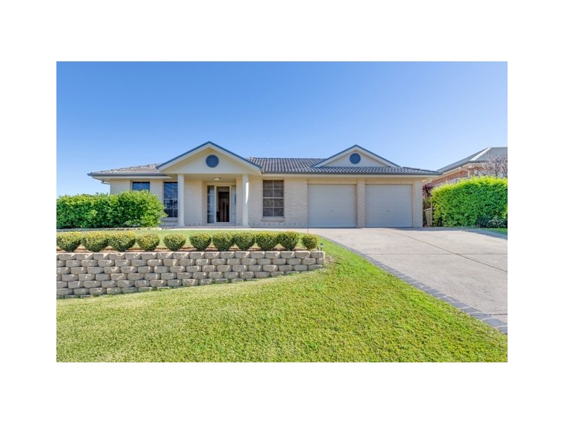 5 Carlisle Place, Morpeth NSW 2321