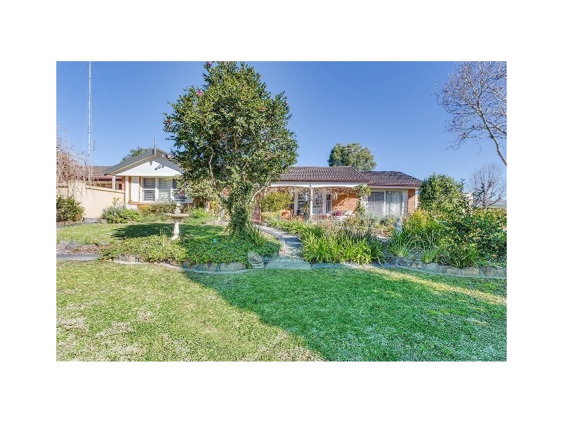 2/24 De Lisle Crescent, Metford NSW 2323