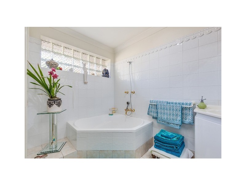 2/24 De Lisle Crescent, Metford NSW 2323