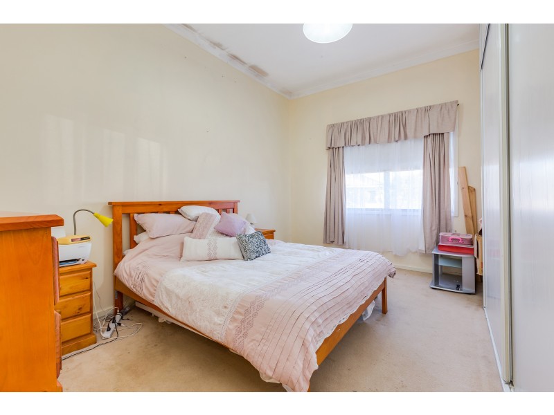 18 Roxburgh Street, Stockton NSW 2295