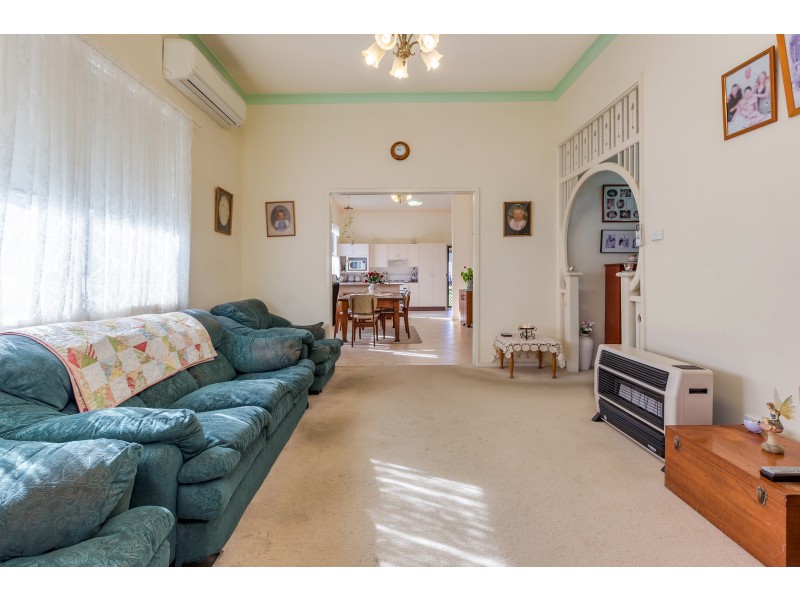 18 Roxburgh Street, Stockton NSW 2295