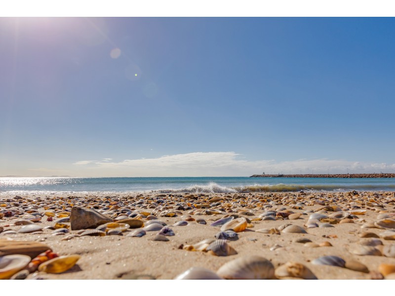 18 Roxburgh Street, Stockton NSW 2295