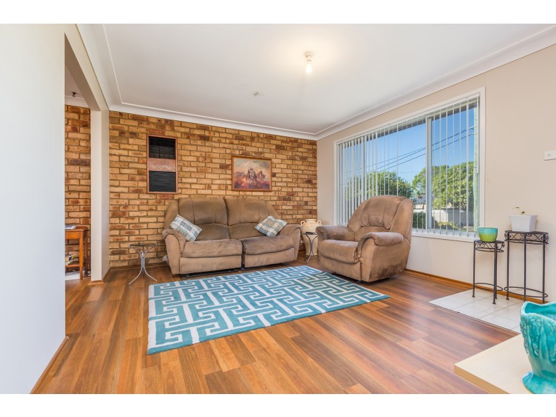 6 Thirlmere Parade, Tarro NSW 2322