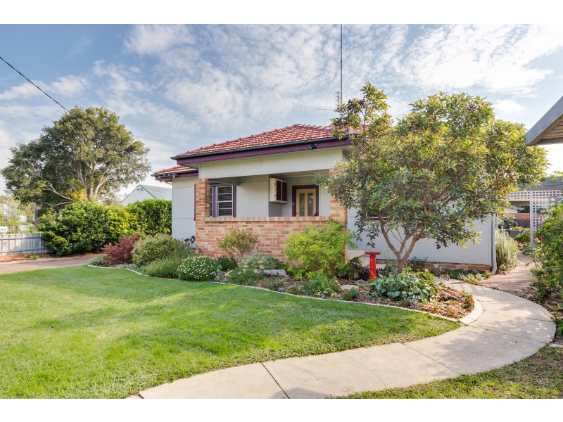 16 Eastern Avenue, Tarro NSW 2322