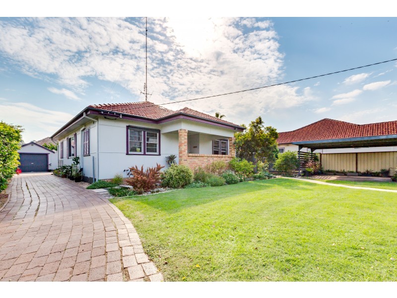 16 Eastern Ave, Tarro NSW 2322