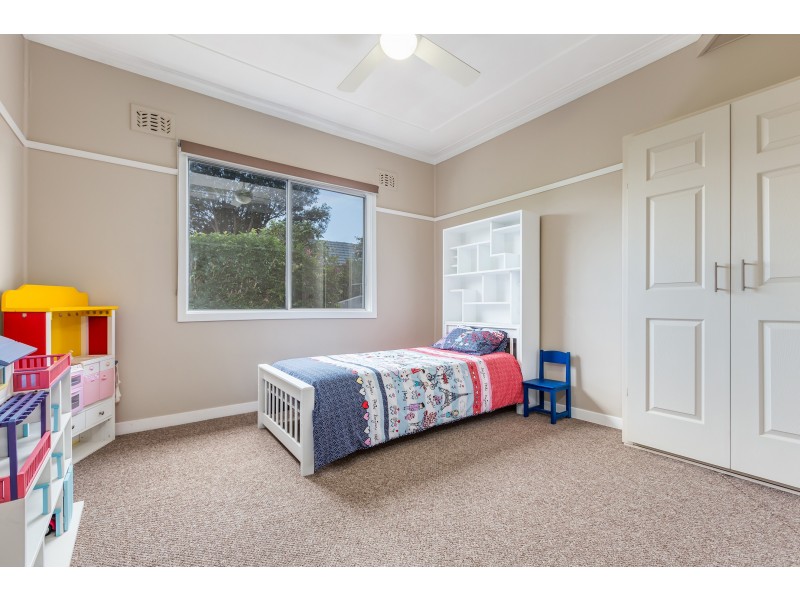 16 Eastern Ave, Tarro NSW 2322