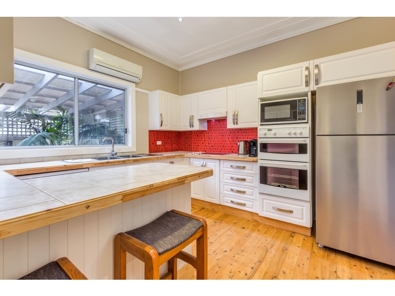 16 Eastern Ave, Tarro NSW 2322