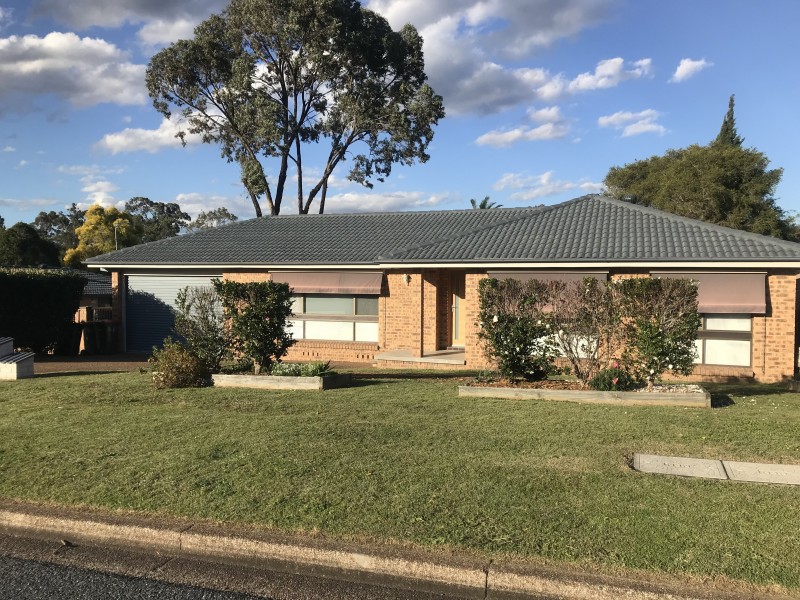 5 Larkspur Pde, Metford NSW 2323
