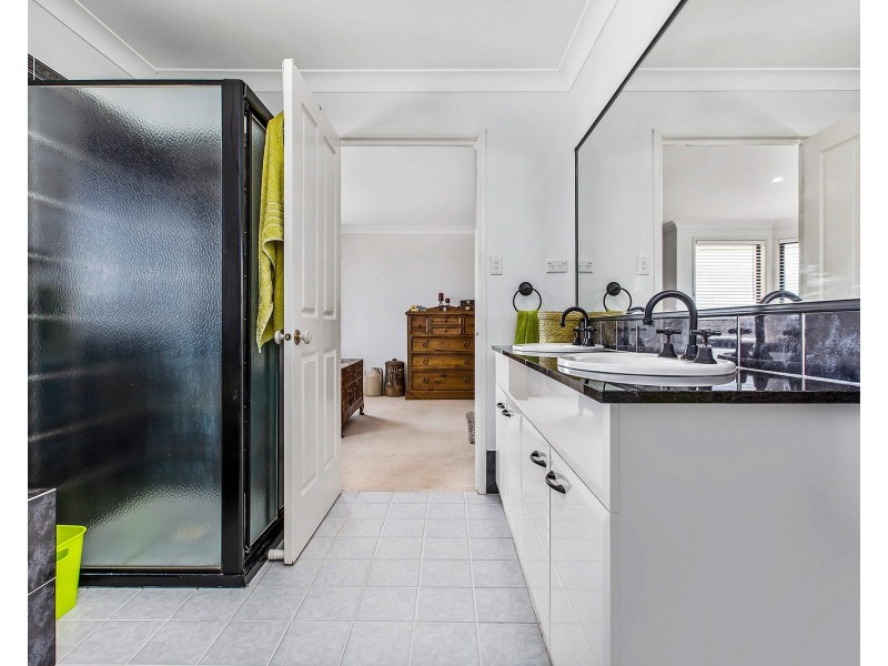 9 Claret Ash Close, Aberglasslyn NSW 2320