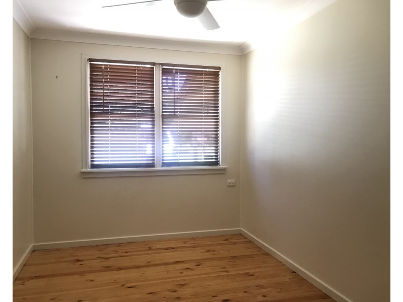 4 Busby Close, Woodberry NSW 2322