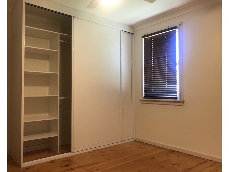 4 Busby Close, Woodberry NSW 2322