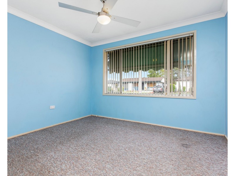 40 Burgess Parade, Tarro NSW 2322