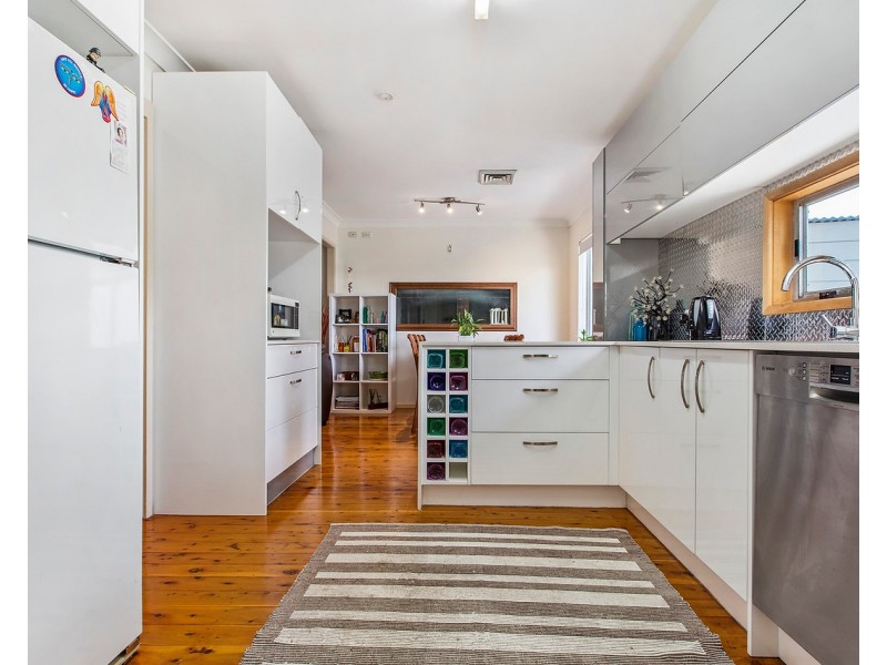 10 Swallow Avenue, Woodberry NSW 2322