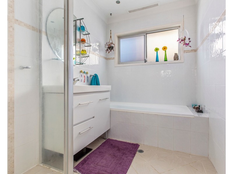 10 Swallow Avenue, Woodberry NSW 2322