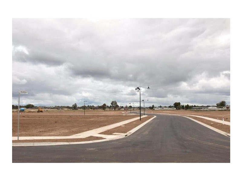 16 Garden Drive, Epsom VIC 3551