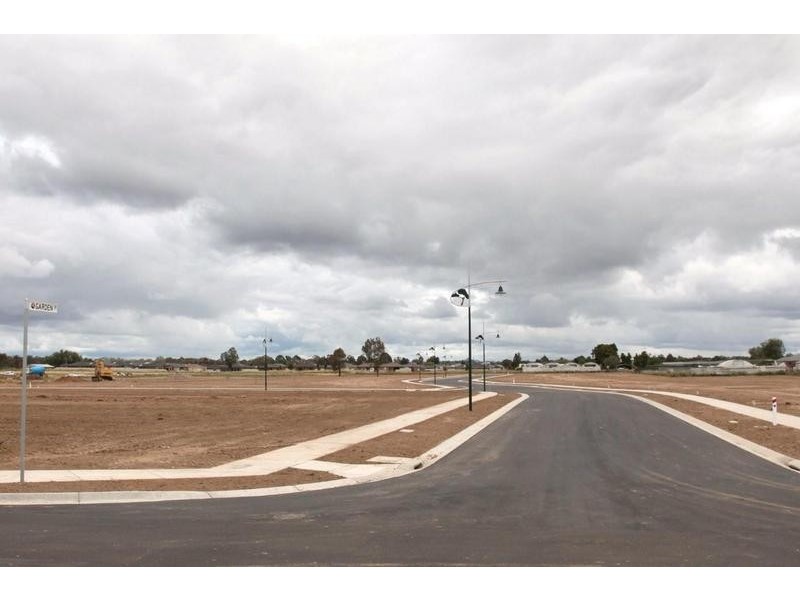 30 Garden Drive, Epsom VIC 3551