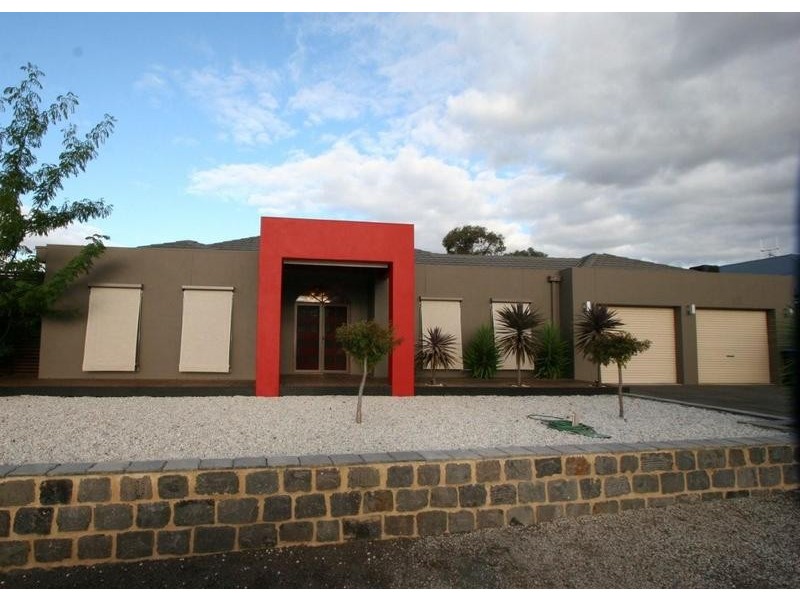 19 Highland Way, Maiden Gully VIC 3551