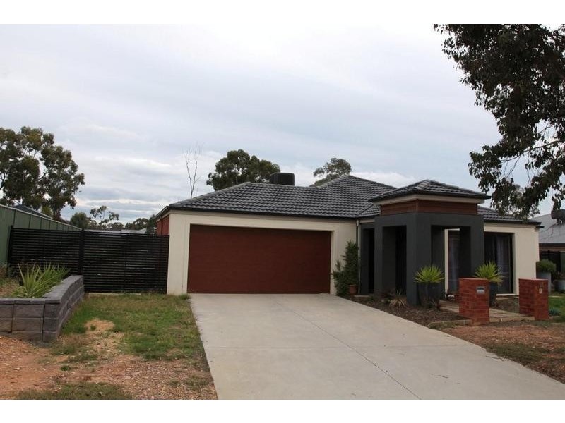 18 Meadows Way, Maiden Gully VIC 3551