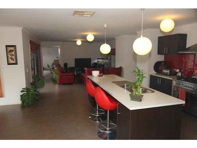 18 Meadows Way, Maiden Gully VIC 3551