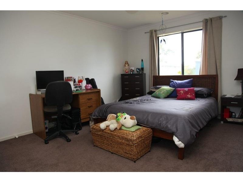 18 Meadows Way, Maiden Gully VIC 3551