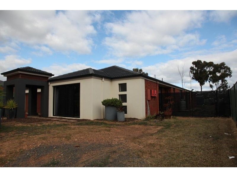 18 Meadows Way, Maiden Gully VIC 3551