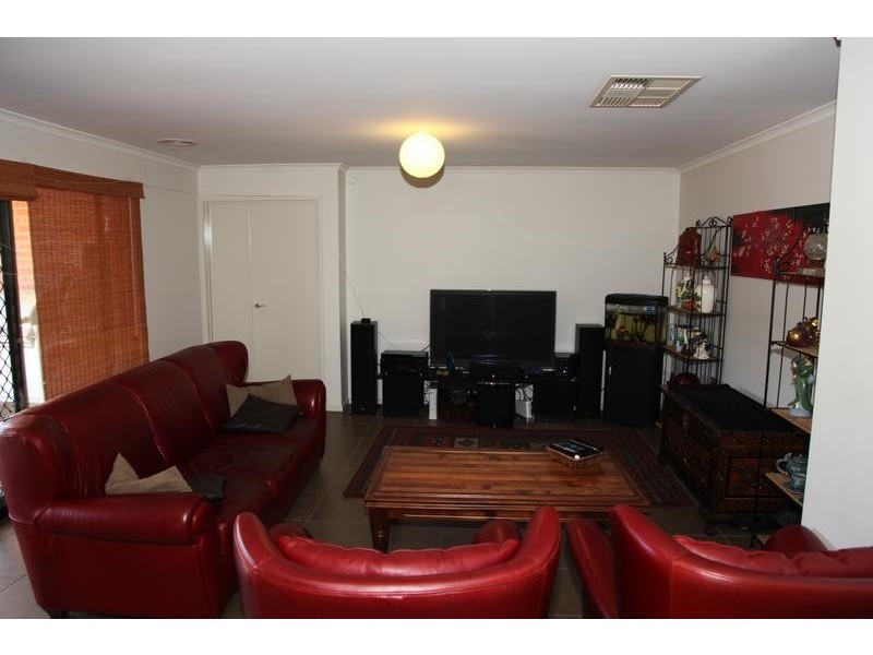 18 Meadows Way, Maiden Gully VIC 3551