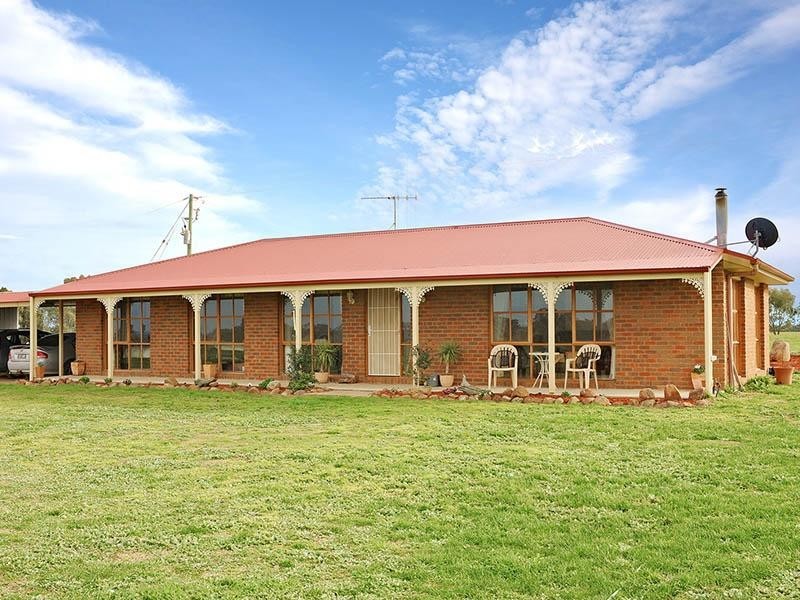 451 Schoolhouse Road, Knowsley VIC 3523