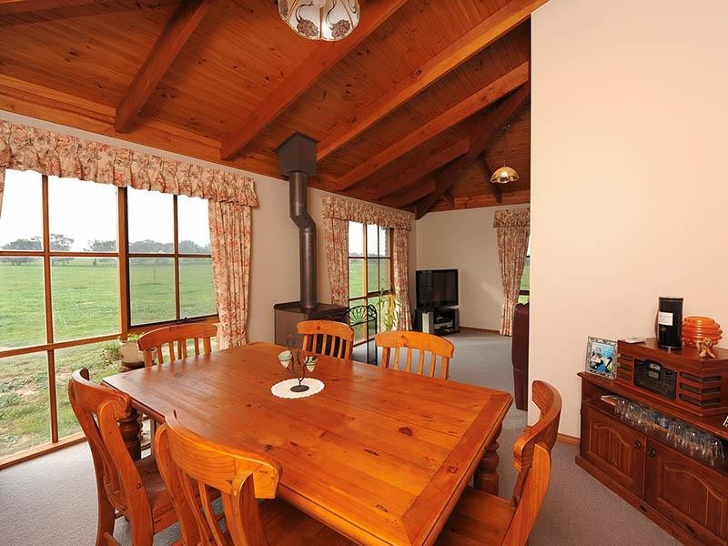 451 Schoolhouse Road, Knowsley VIC 3523