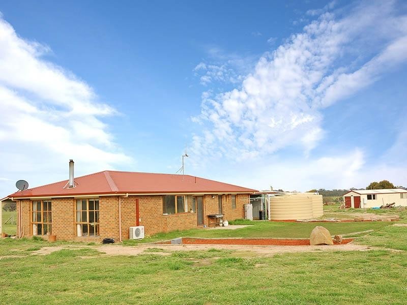451 Schoolhouse Road, Knowsley VIC 3523