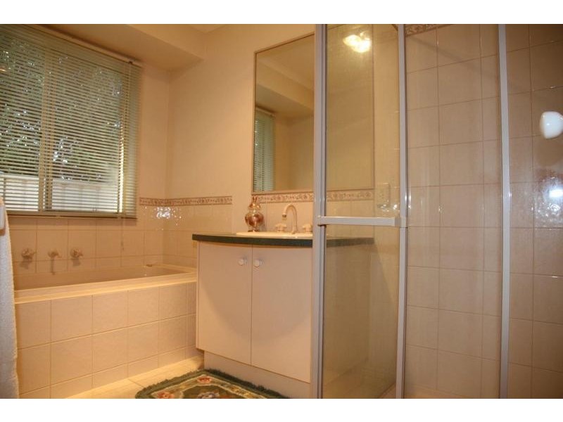 13 Cassandra Cresent, Epsom VIC 3551