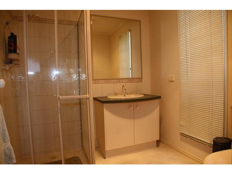 13 Cassandra Cresent, Epsom VIC 3551