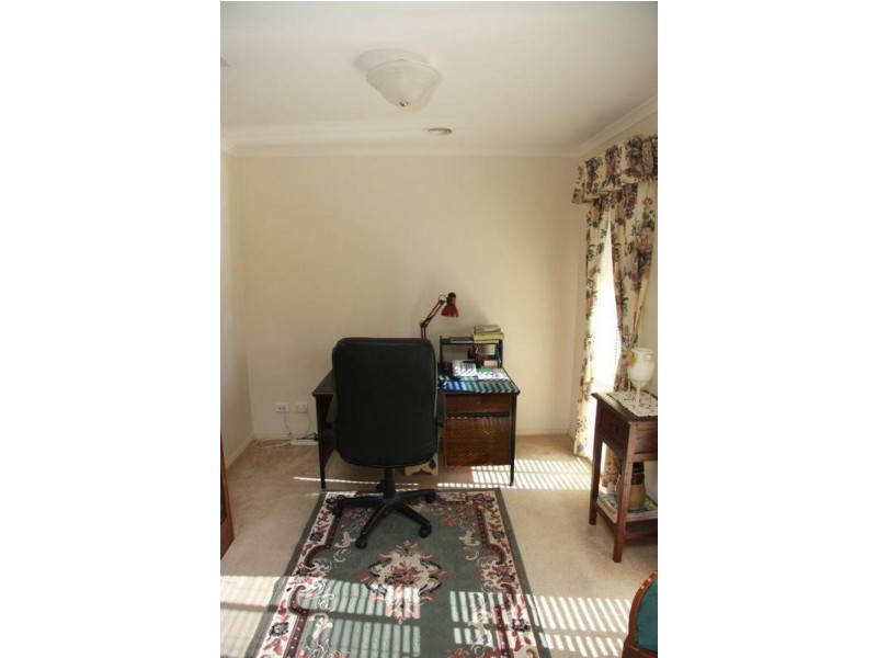 13 Cassandra Cresent, Epsom VIC 3551