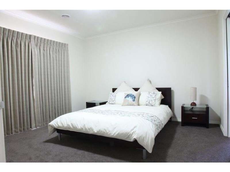 2 Garden Drive, Epsom VIC 3551