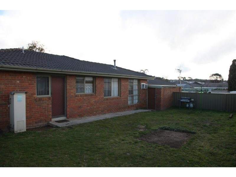 3/4 Collins, Kangaroo Flat VIC 3555