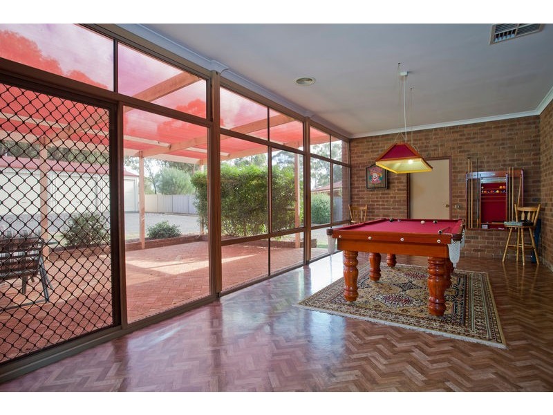 10 Peake Court, Ascot VIC 3551