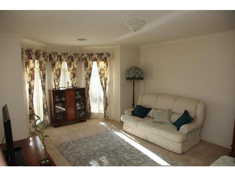 13 Cassandra Cresent, Epsom VIC 3551