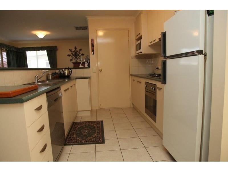 13 Cassandra Cresent, Epsom VIC 3551