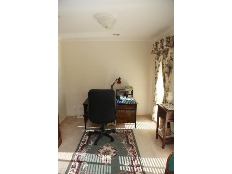 13 Cassandra Cresent, Epsom VIC 3551