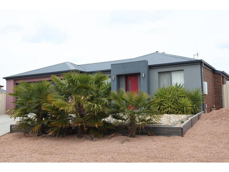 11 Julian Way, California Gully VIC 3556