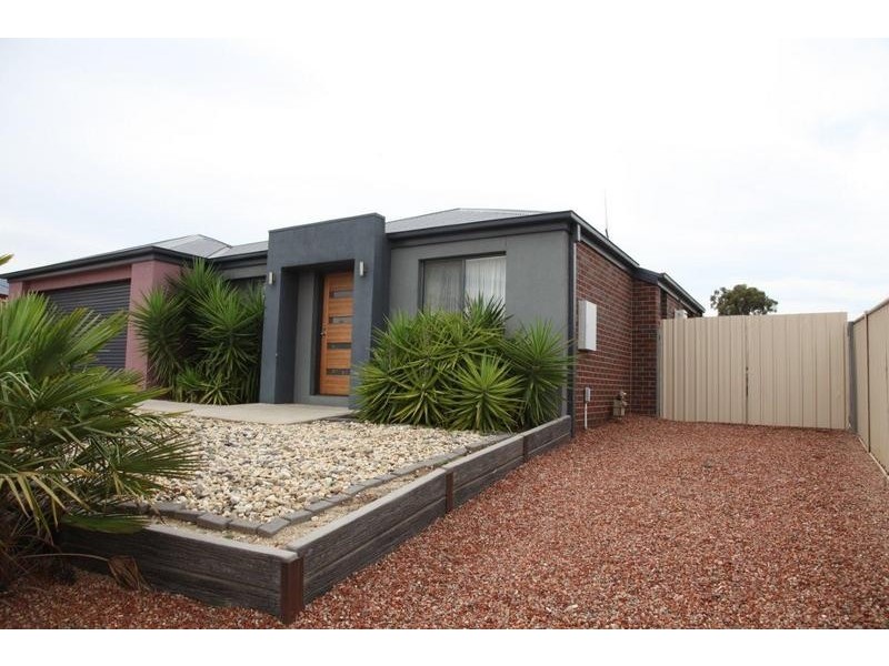 11 Julian Way, California Gully VIC 3556
