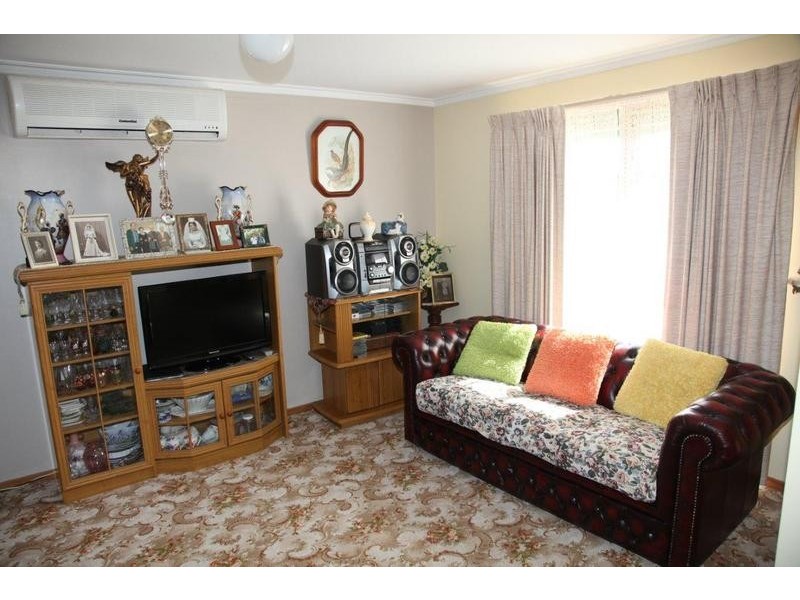 6/4 Collins Street, Kangaroo Flat VIC 3555